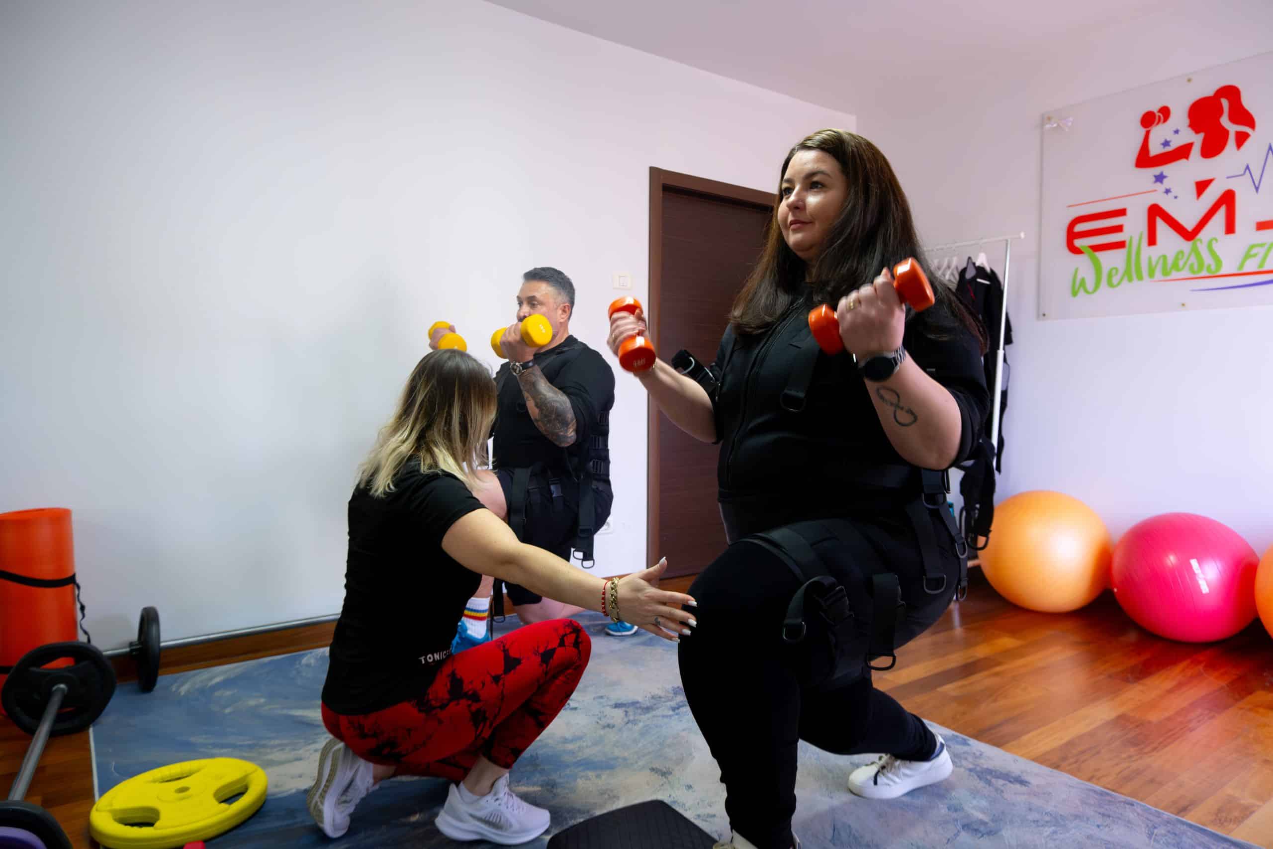 costum EMS pentru antrenament EMS Berceni pentru postură